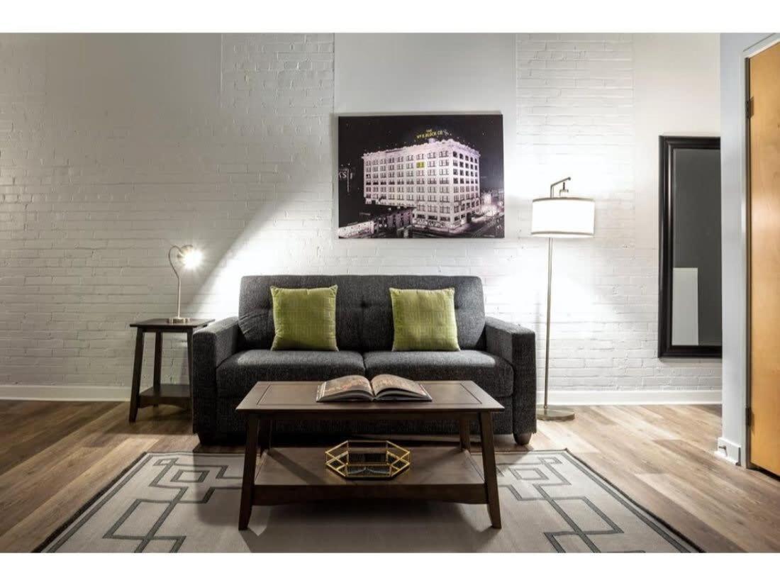 Bold 2Br 2Ba In The Block Apartment By Cozysuites! インディアナポリス エクステリア 写真