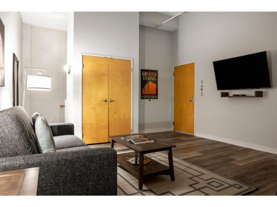 Bold 2Br 2Ba In The Block Apartment By Cozysuites! インディアナポリス エクステリア 写真